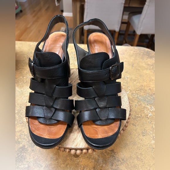 Designer Chie Mihara Black Women's Heeled Sandals - Picture 2 of 11